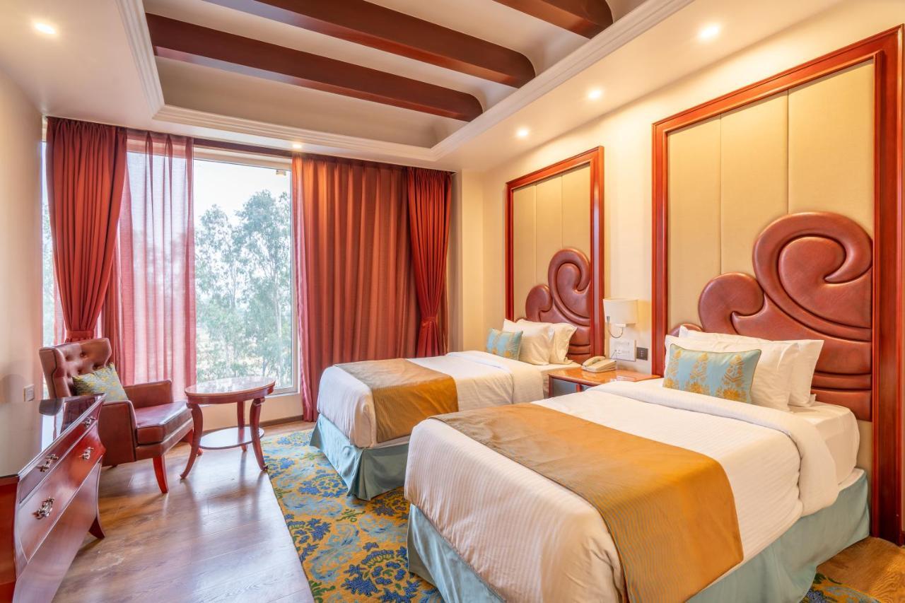 Hukam'S Lalit Mahal - Hotel Convention Club Райпур Экстерьер фото