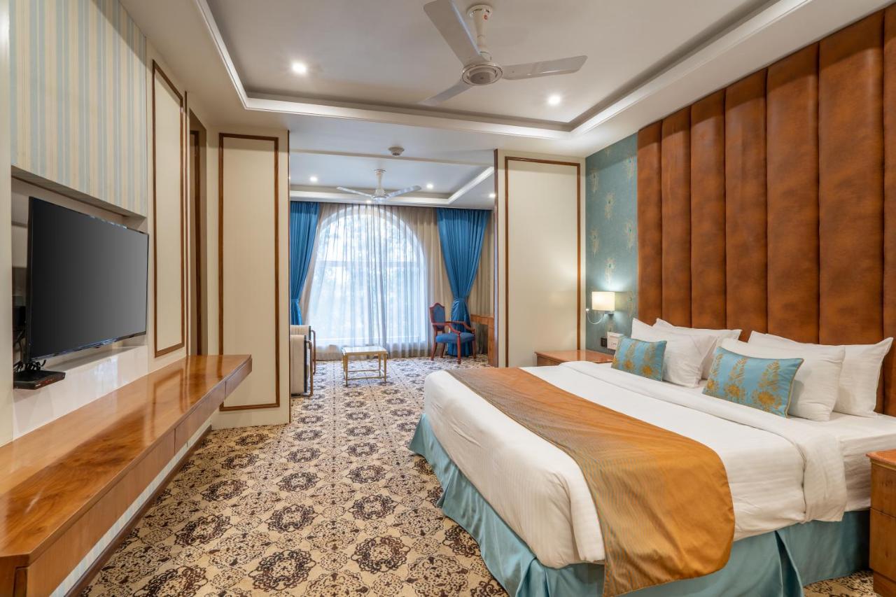 Hukam'S Lalit Mahal - Hotel Convention Club Райпур Экстерьер фото